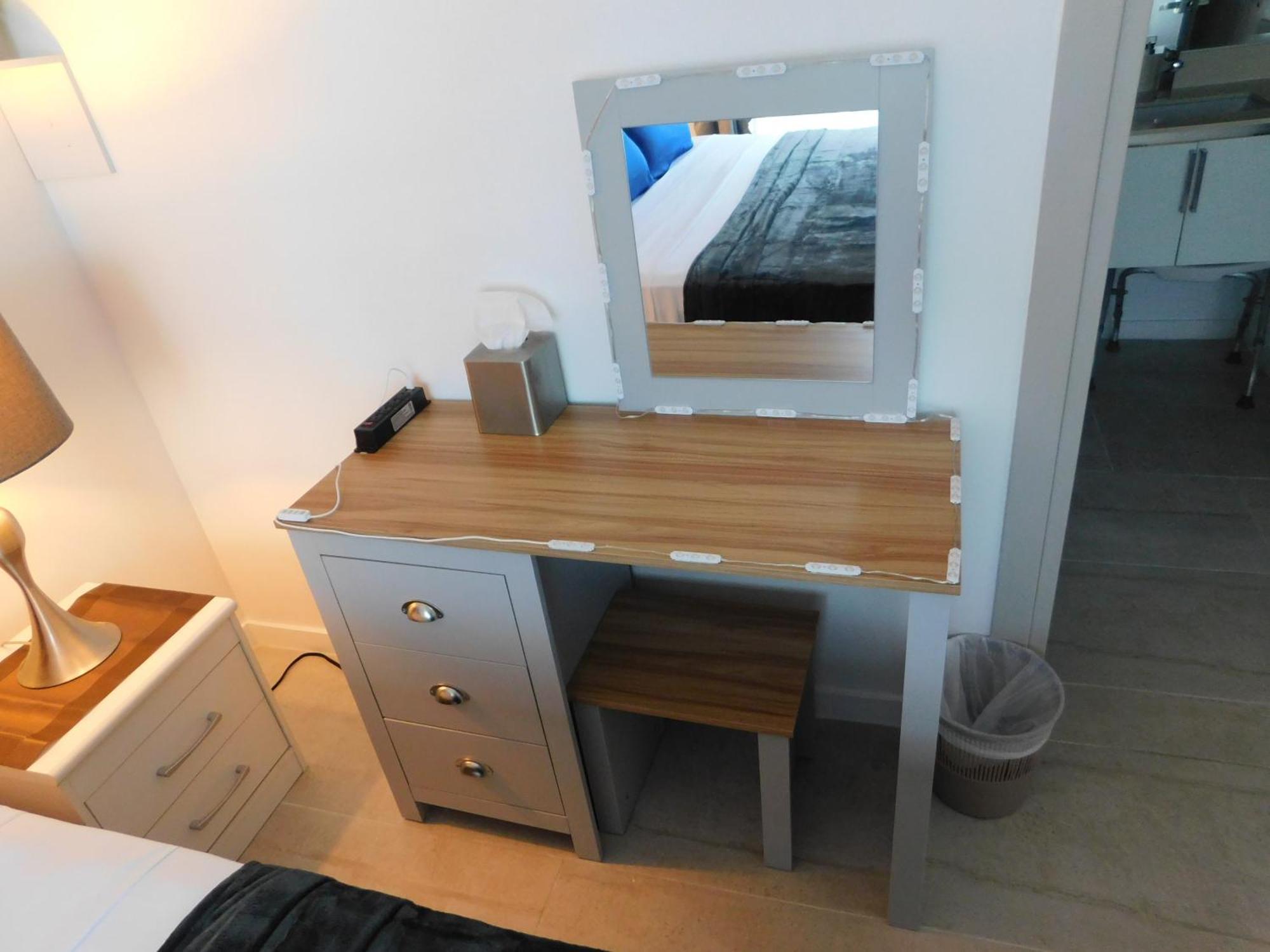 Sunset 205, Sleeps Six, Next Door To The Pool, 100m To The Beach! Appartement *