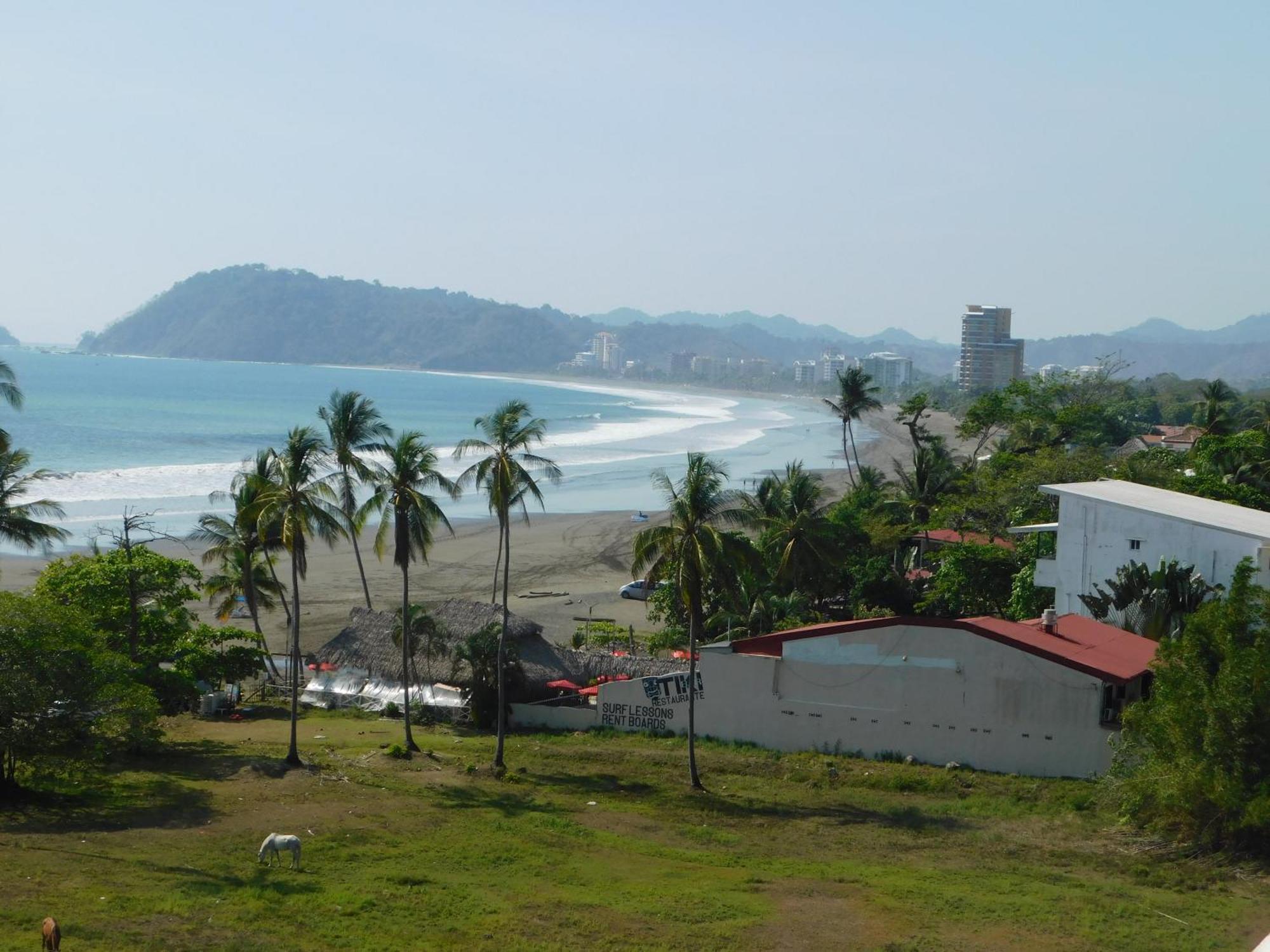 Sunset 205, Sleeps Six, Next Door To The Pool, 100m To The Beach! *