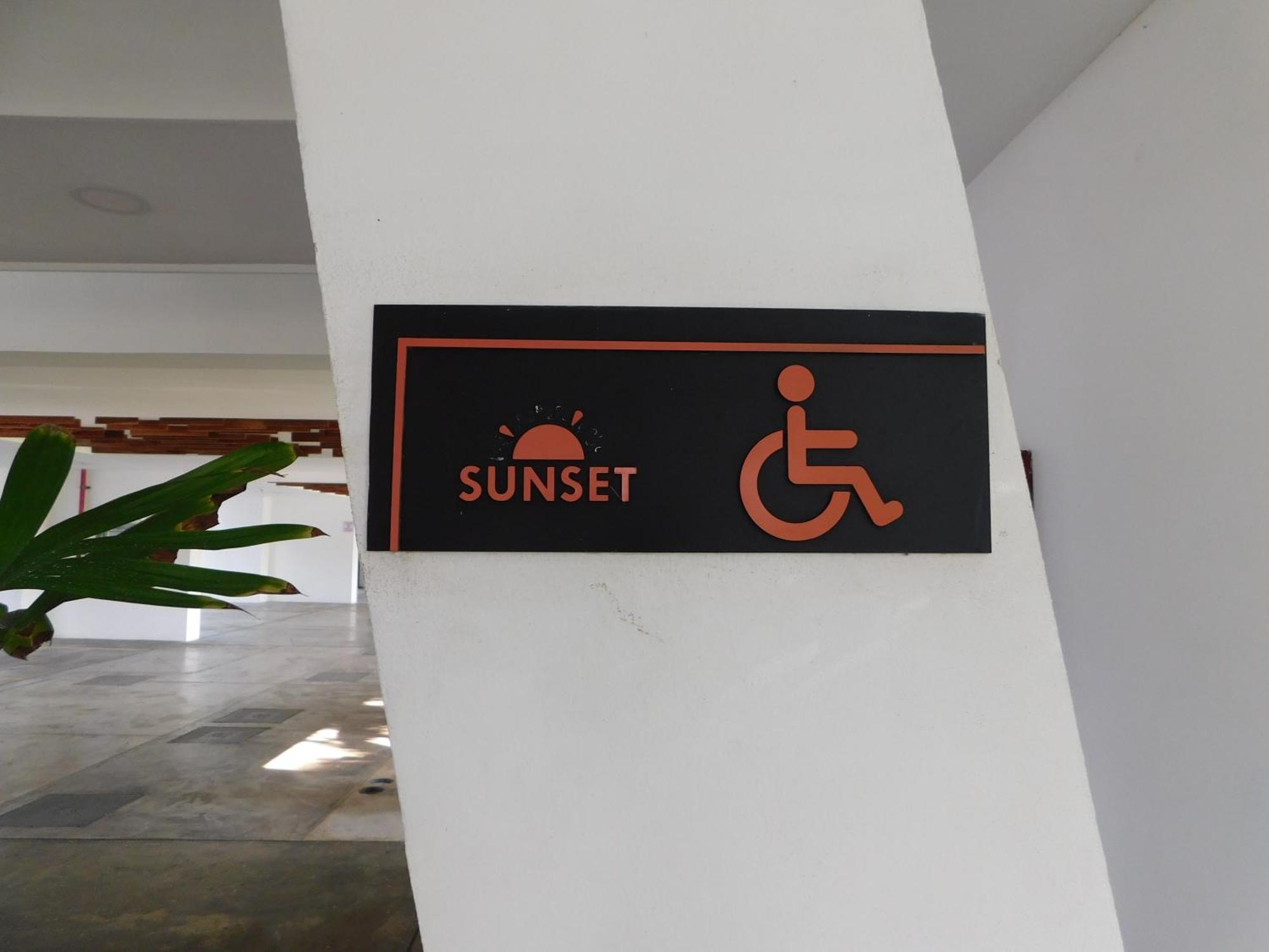 Sunset 205, Sleeps Six, Next Door To The Pool, 100m To The Beach! Jacó